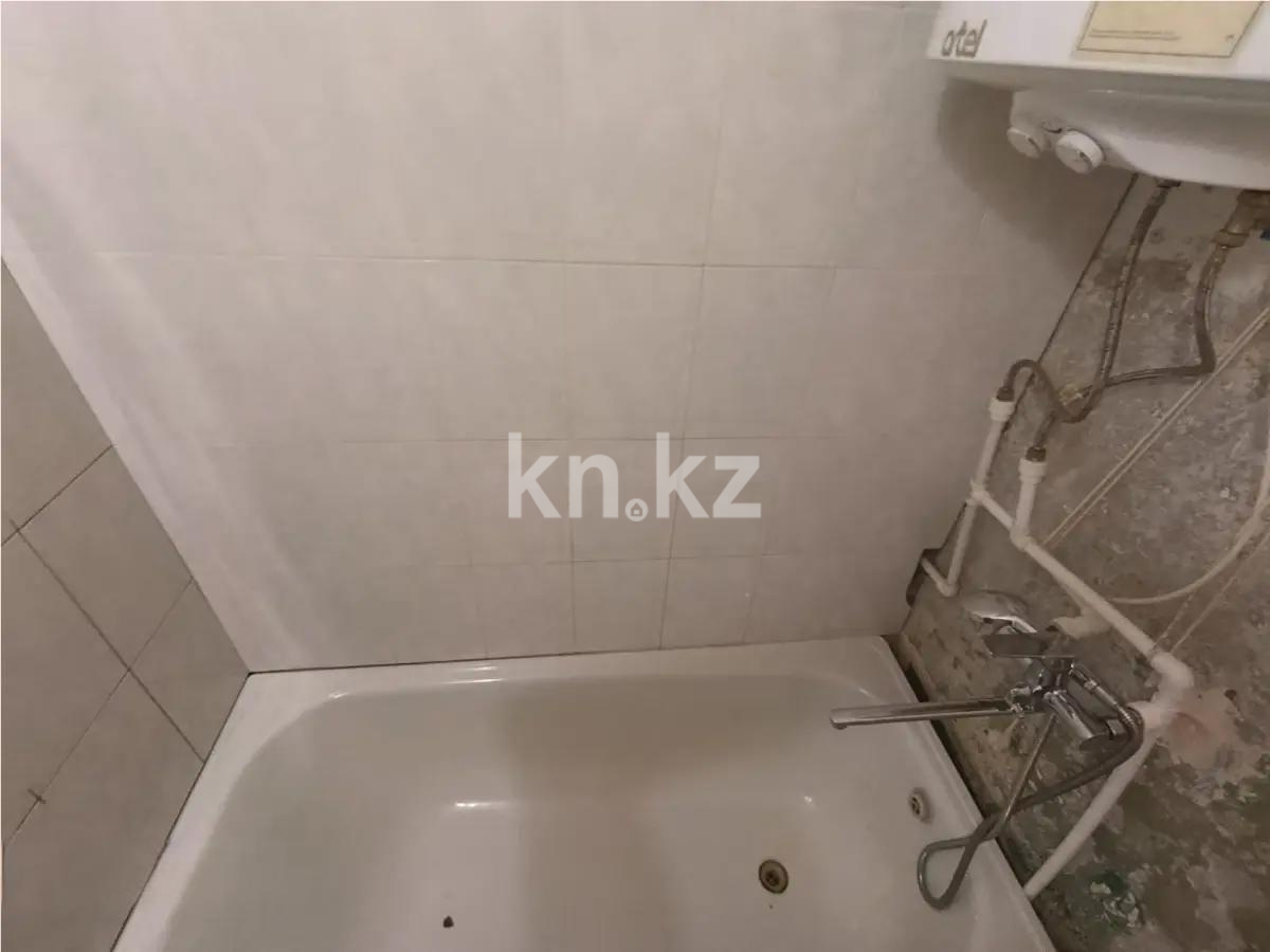 Продажа 2-комнатной квартиры, 45 м², 13 мкр., дом  11 в Караганде - фото 2