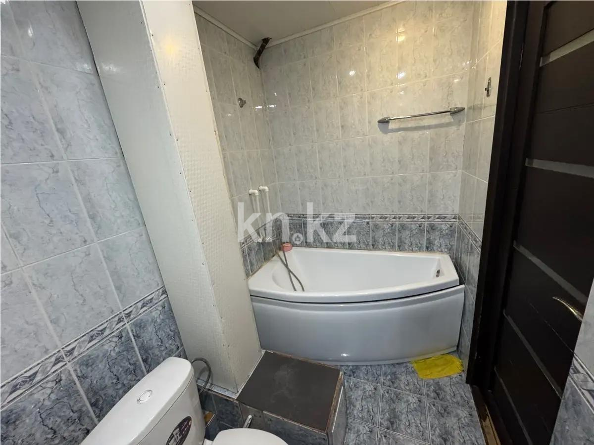 Продажа 3-комнатной квартиры, 77 м², пр. Строителей, дом  21 в Караганде - фото 7
