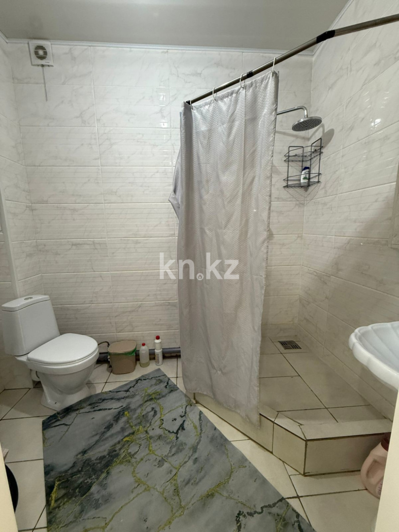 Продажа 2-комнатной квартиры, 62.8 м² в Уральске - фото 2
