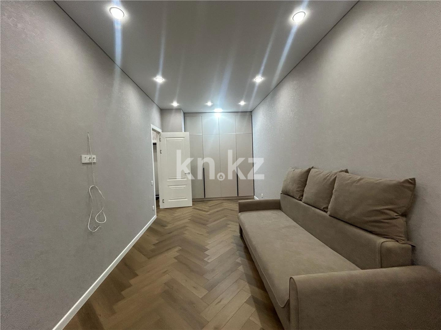 Продажа 1-комнатной квартиры, 42.1 м², пр. Аль-Фараби в Астане - фото 2