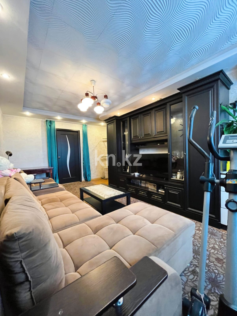 Продажа 3-комнатной квартиры, 64 м², ул. Михаэлиса, дом  7 в Усть-Каменогорске - фото 2