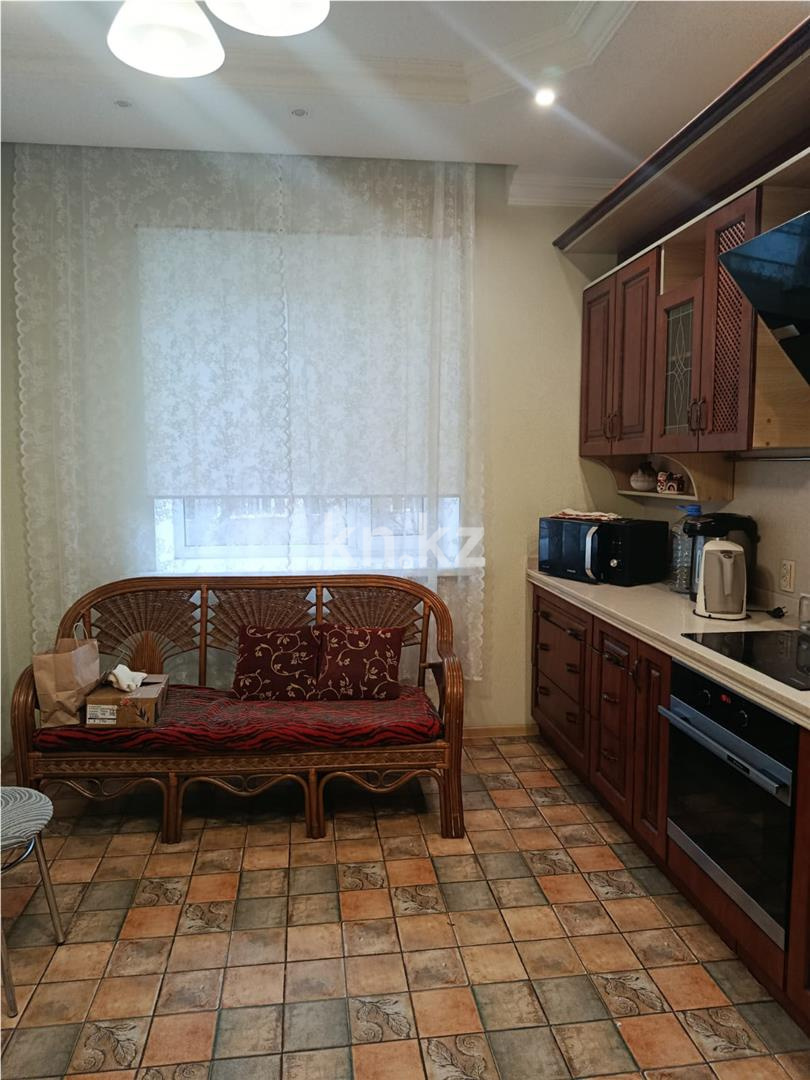 Продажа 3-комнатной квартиры, 90 м², ул. Ермекова в Караганде - фото 5