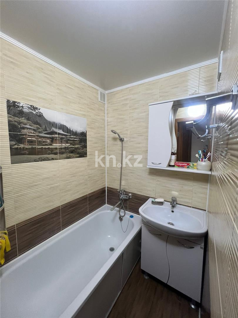 Продажа 3-комнатной квартиры, 62 м², пр. Республики, дом  28 в Караганде - фото 10
