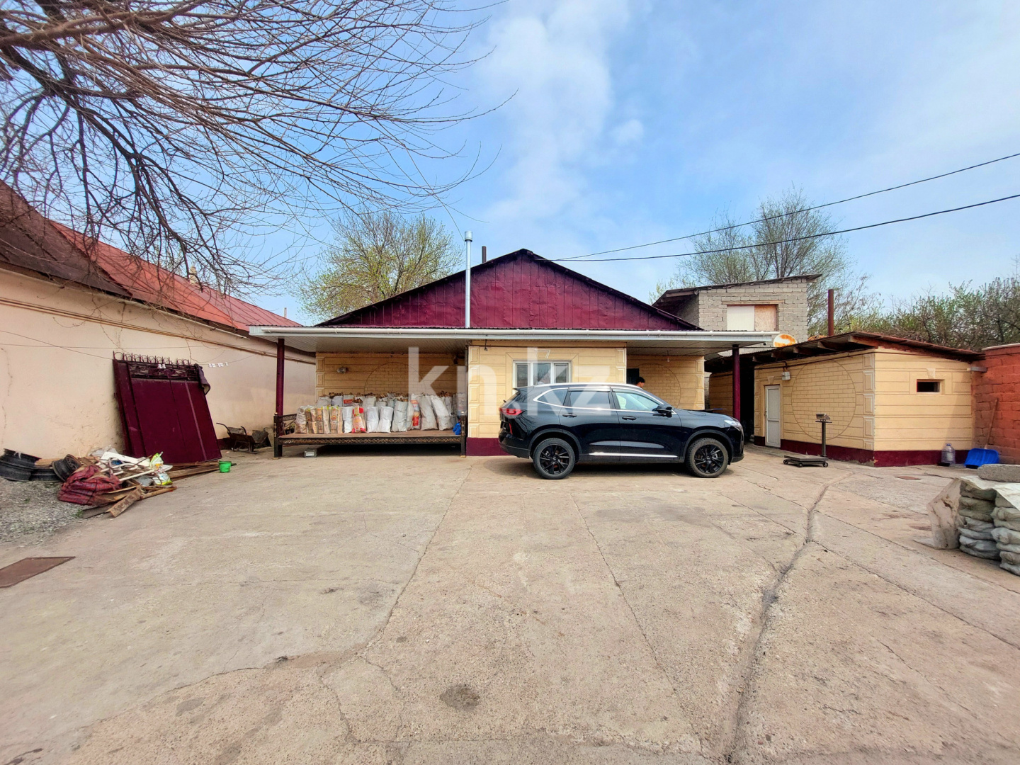 Продажа 4-комнатного дома, 200 м², ул. Толе би, дом  80 в Шымкенте