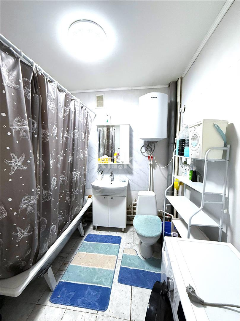 Продажа 2-комнатной квартиры, 40 м², 16-й мкр. в Караганде - фото 7