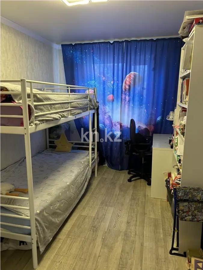 Продажа 3-комнатной квартиры, 63 м², пр. Строителей, дом  15 в Караганде - фото 4