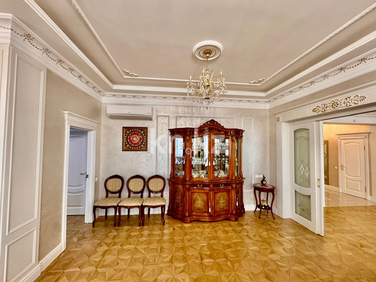 Продажа 4-комнатной квартиры, 213.3 м², ул. Панфилова, дом  12 - ул. Шевченко в Астане - фото 6