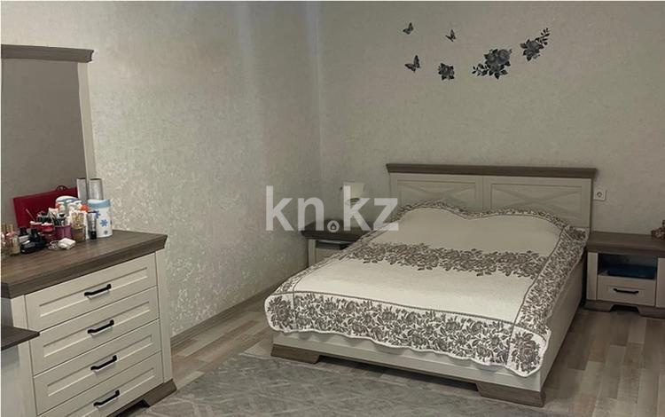 Продажа 2-комнатной квартиры, 65 м², ул. Толе би, дом  286/3 в Алматы - фото 2