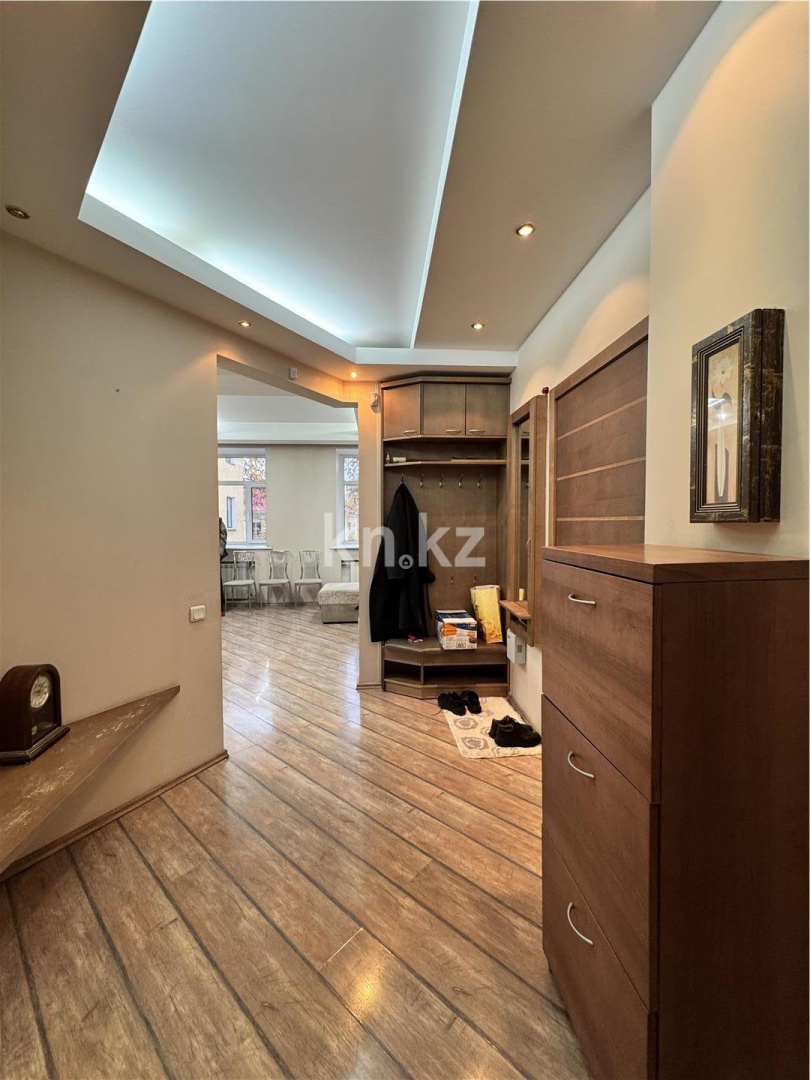 Продажа 3-комнатной квартиры, 66.2 м², ул. Абая, дом  26 в Караганде - фото 20