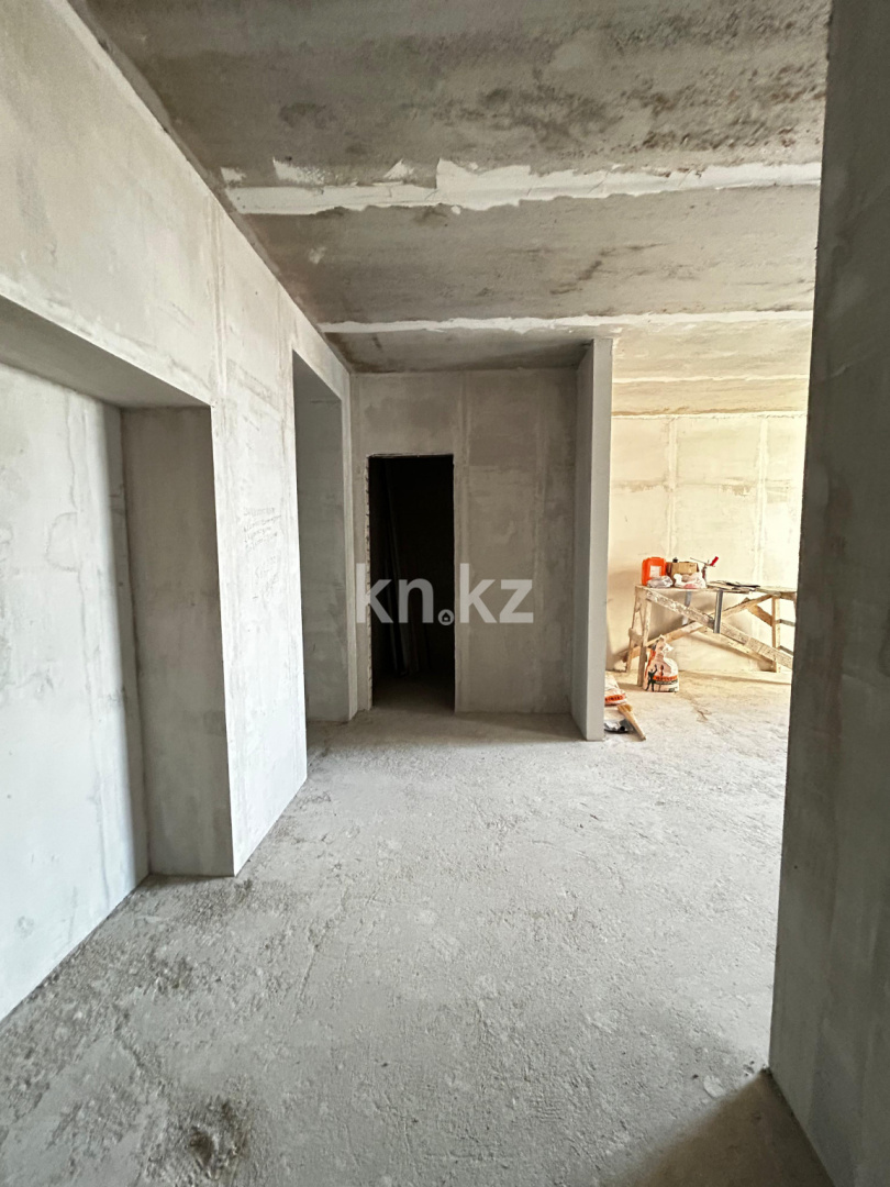 Продажа 3-комнатной квартиры, 92 м², ул. Букетова, дом  3/3 в Караганде - фото 7