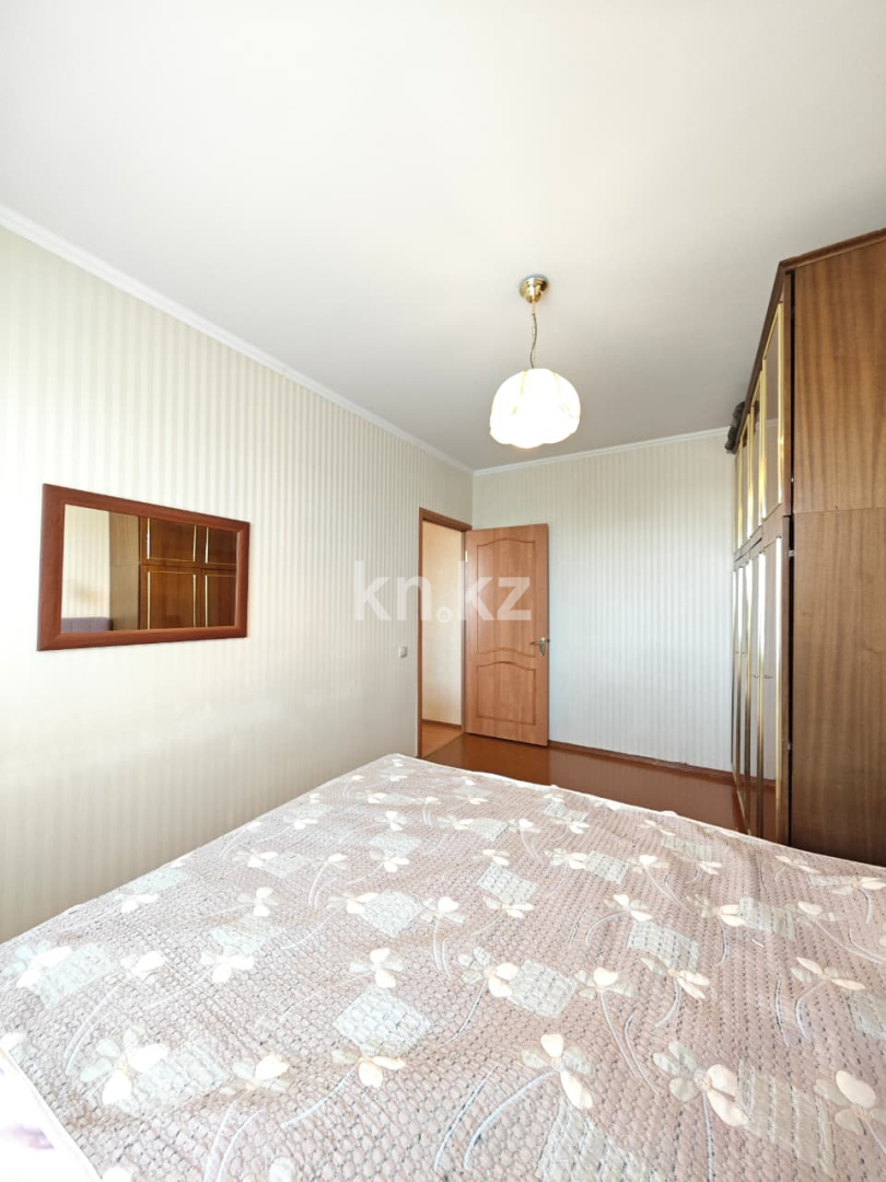 Продажа 4-комнатной квартиры, 75 м², пр. Шахтеров, дом  7 в Караганде - фото 4