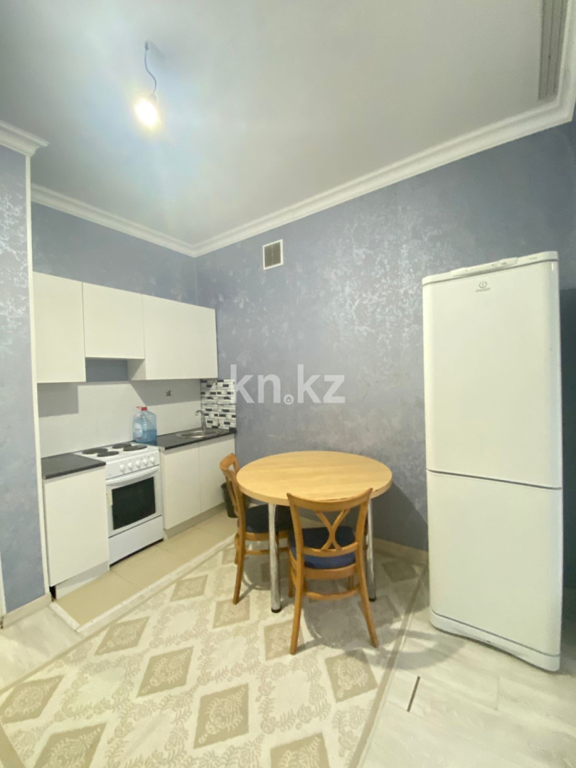 Аренда 1-комнатной квартиры, 42 м² в Астане