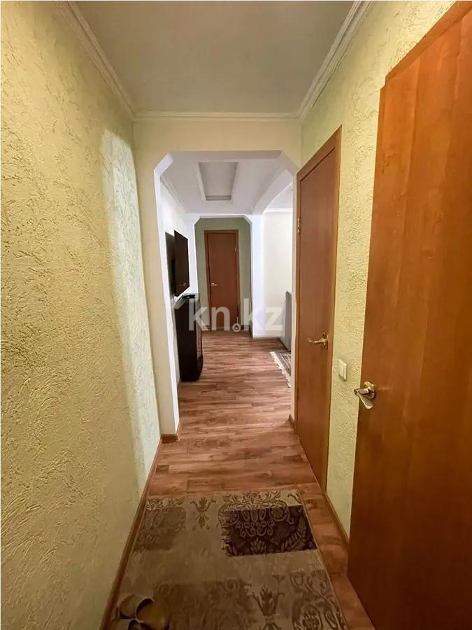 Продажа 3-комнатной квартиры, 58 м², 21 мкр., дом  22 в Караганде - фото 6