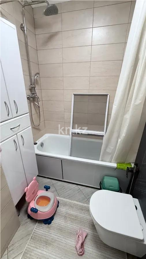 Продажа 3-комнатной квартиры, 63.7 м², мкр-н Тастак-2, дом  13 в Алматы - фото 5