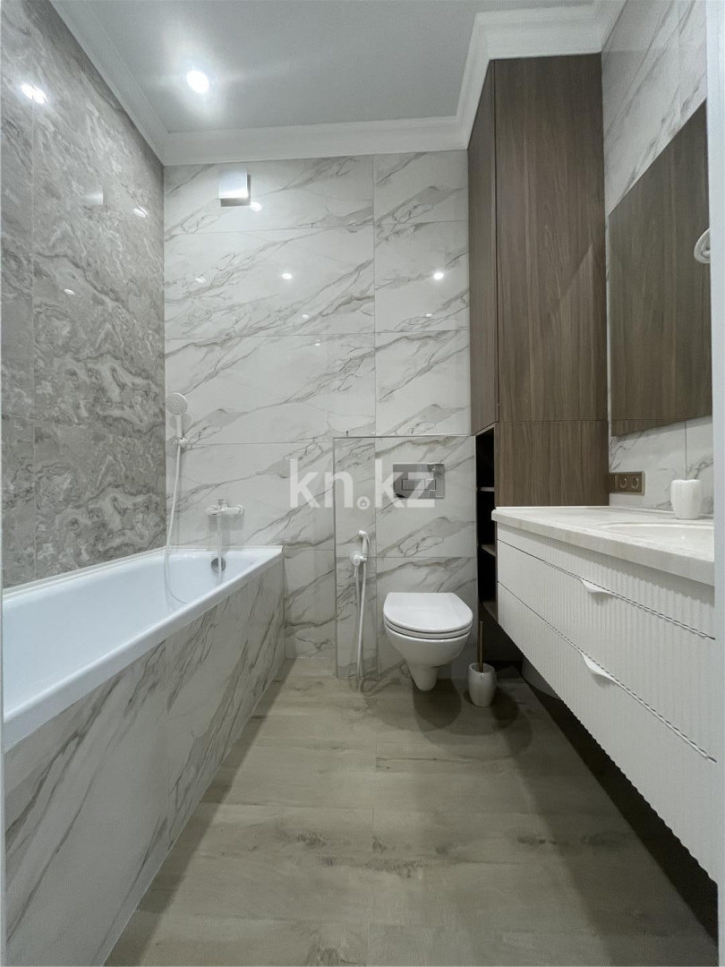 Продажа 3-комнатной квартиры, 110 м², ул. Ашимова, дом  21 в Караганде - фото 36