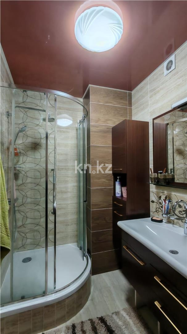 Продажа 3-комнатной квартиры, 90 м², пр. Шахтеров, дом  60 в Караганде - фото 17