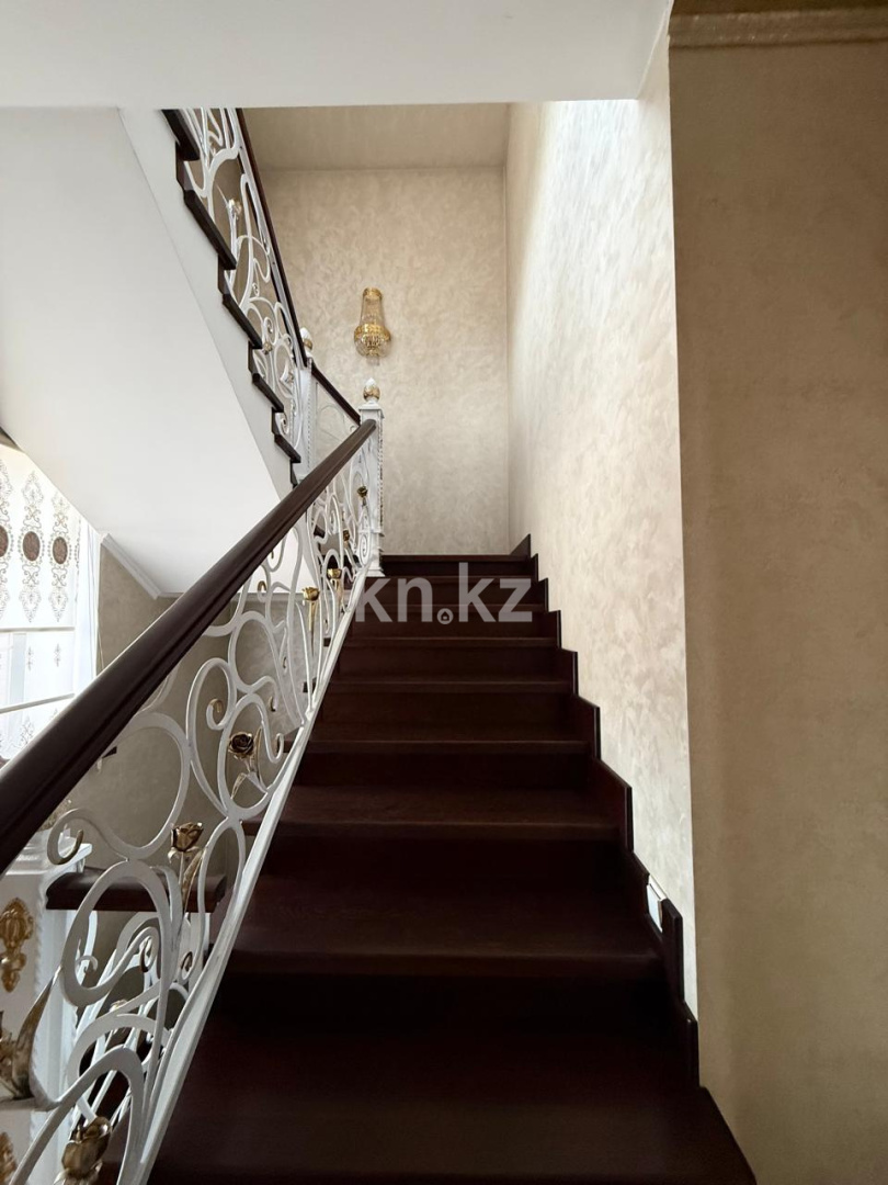 Продажа 5-комнатного дома, 300 м², ул. Космонавтов в Караганде - фото 29