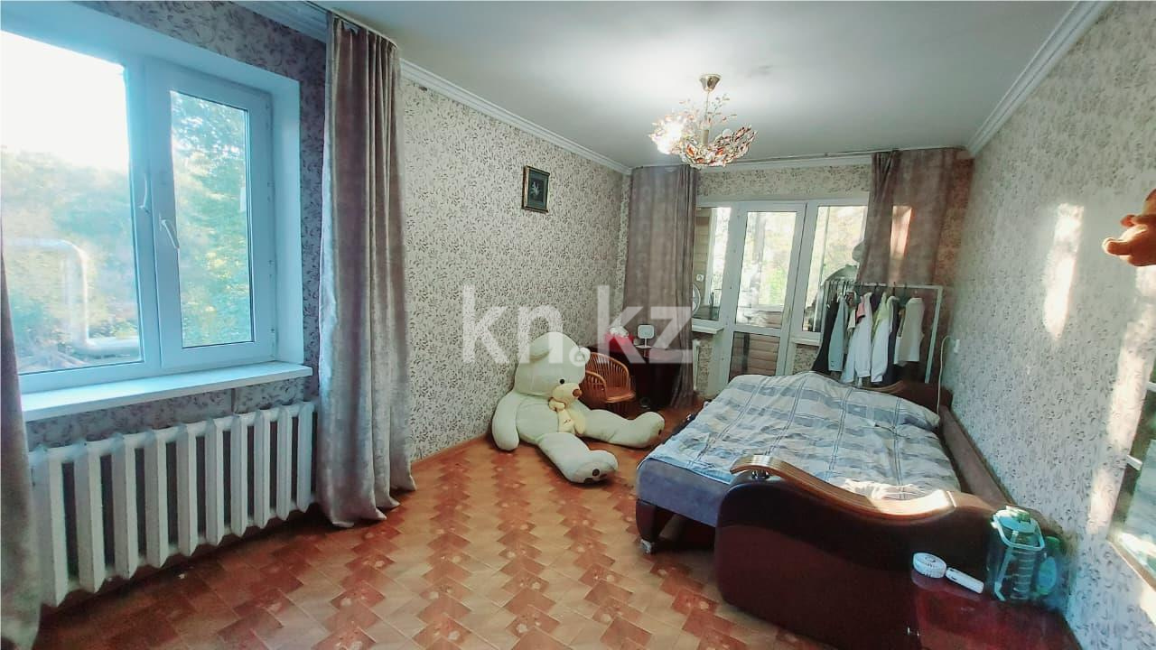 Продажа 2-комнатной квартиры, 45 м², мкр-н 12 в Караганде - фото 2