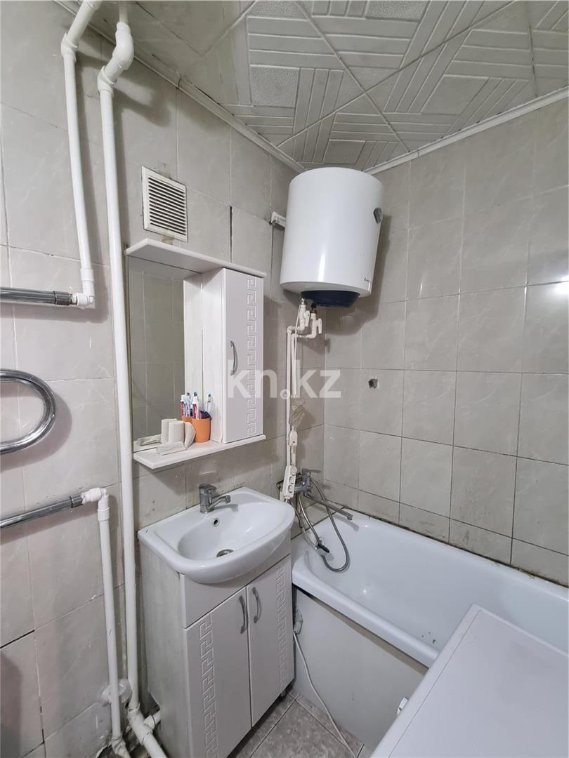Продажа 2-комнатной квартиры, 42 м², ул. Аманжолова в Караганде - фото 8