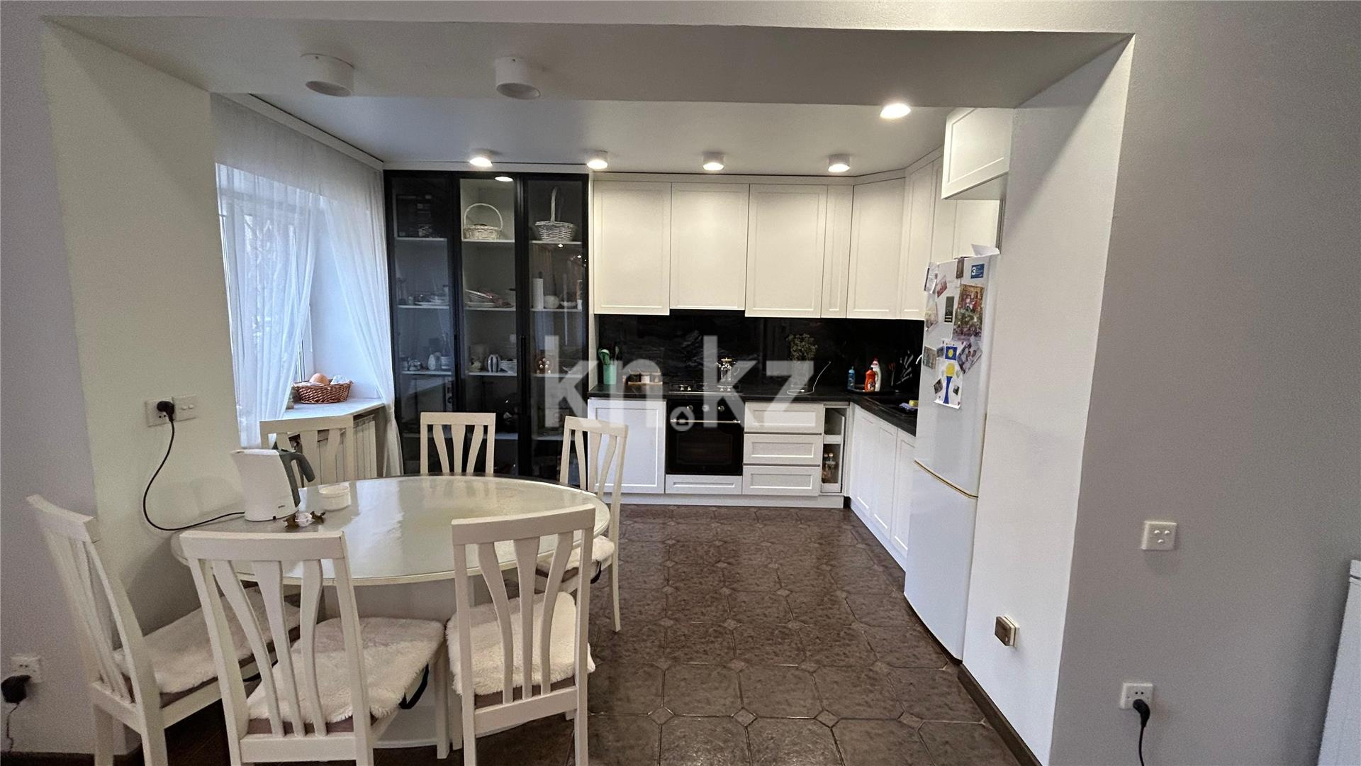 Продажа 4-комнатной квартиры, 137 м², ул. Алиханова в Караганде - фото 9