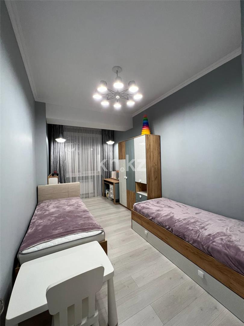 Продажа 4-комнатной квартиры, 124 м², ул. Аманжолова, дом  96/1 в Караганде - фото 10