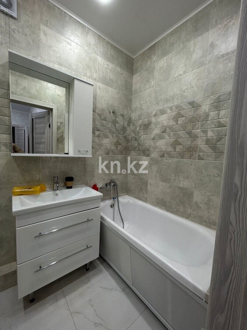 Продажа 1-комнатной квартиры, 51.4 м² в Уральске - фото 3