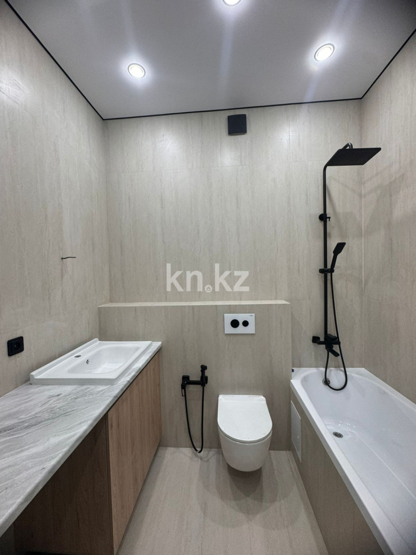 Продажа 2-комнатной квартиры, 60 м², пр. Шахтеров в Караганде - фото 8