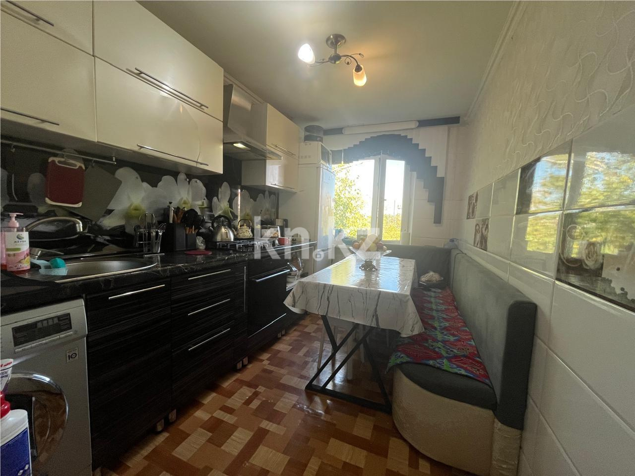 Продажа 4-комнатной квартиры, 63 м², пр. Строителей, дом  17 в Караганде - фото 8