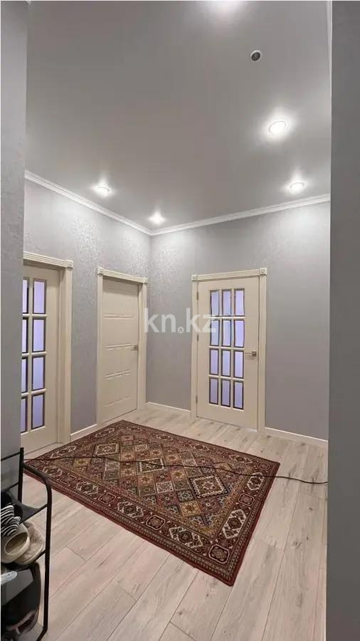 Продажа 4-комнатной квартиры, 75.8 м², пр. Абая, дом  164 в Алматы