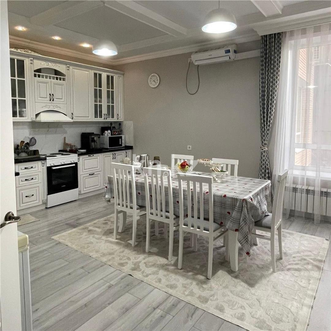 Продажа 4-комнатной квартиры, 129 м², ул. Косшыгулулы в Астане