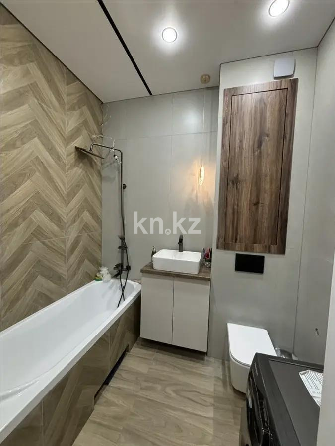 Продажа 3-комнатной квартиры, 68 м², ул. Университетская, дом  18 в Караганде - фото 5