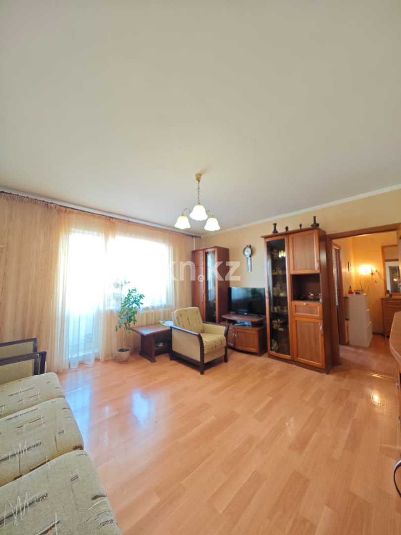Продажа 4-комнатной квартиры, 75 м², пр. Шахтеров, дом  7 в Караганде - фото 2