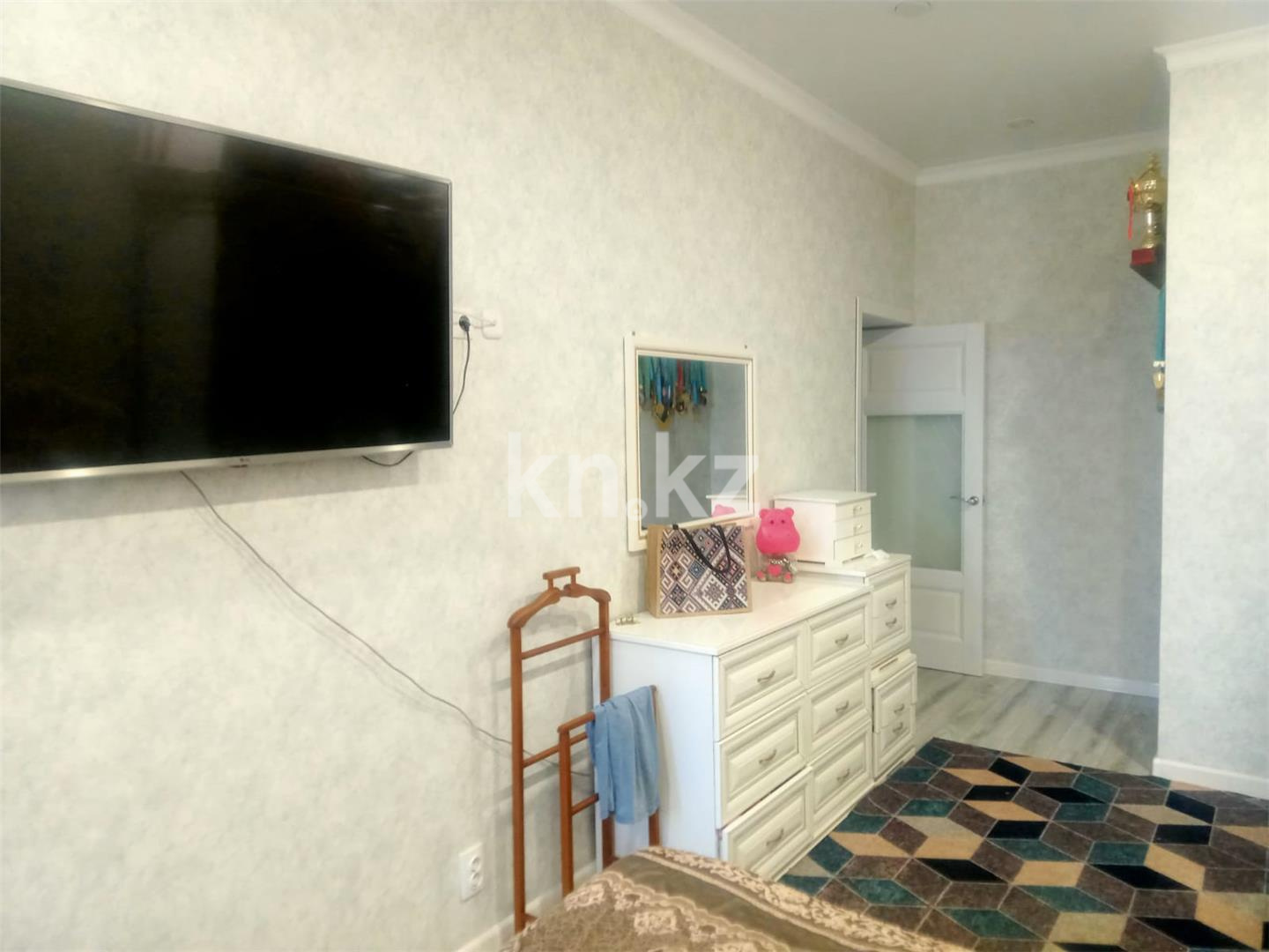 Продажа 3-комнатной квартиры, 95 м², мкр-н Алтын Арка, дом  21 в Караганде - фото 5