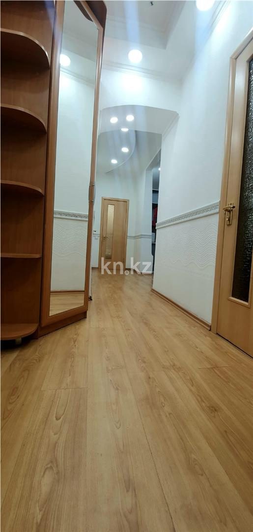 Продажа 2-комнатной квартиры, 55 м², пр. Бухар-жырау, дом  15 в Караганде - фото 9