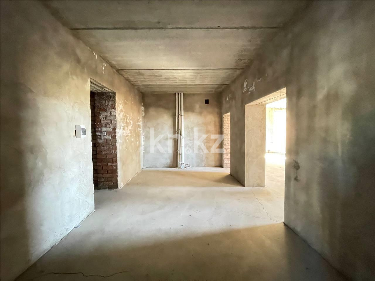 Продажа 4-комнатной квартиры, 137 м², 137 учетный квартал в Караганде - фото 8