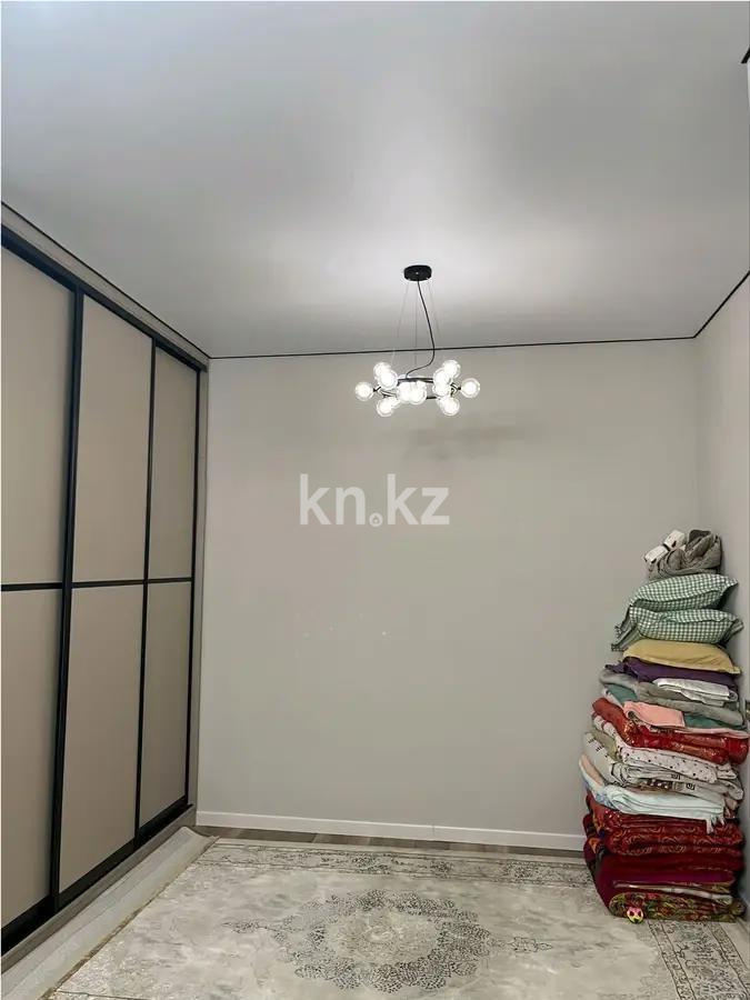 Продажа 1-комнатной квартиры, 43 м², 20 мкр., дом  22 в Алматы - фото 2