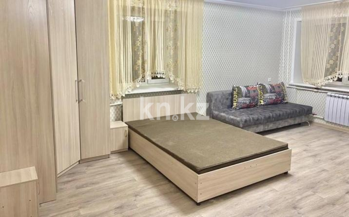 Аренда 1-комнатной квартиры посуточно, 40 м², ул. Ержанова, дом  4 в Караганде