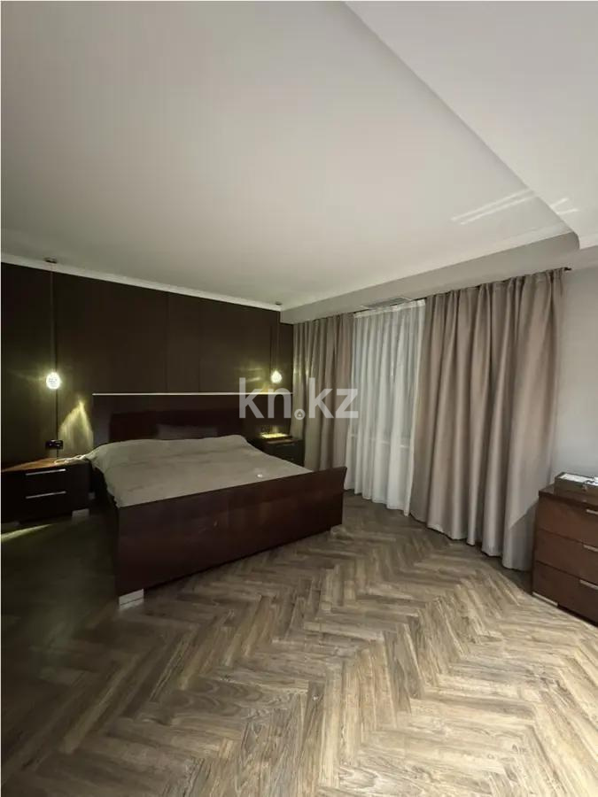 Продажа 4-комнатной квартиры, 190 м², мкр-н Самал-2, дом  67 в Алматы - фото 2