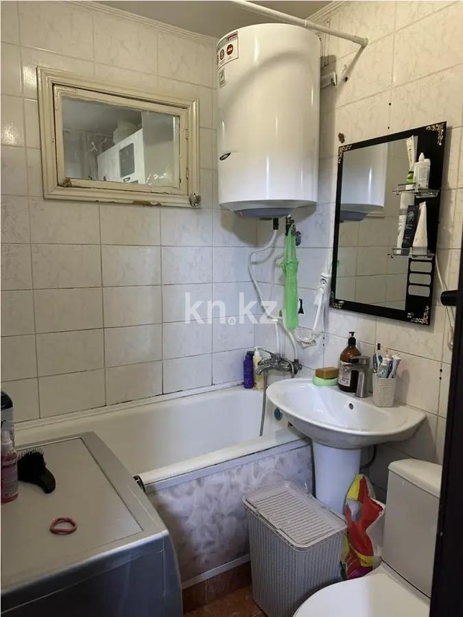 Продажа 3-комнатной квартиры, 42 м², мкр-н 21, дом  6 в Караганде - фото 5