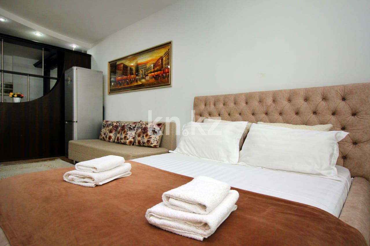 Аренда 1-комнатной квартиры посуточно, 50 м², ул. Хусаинова, дом  225 - ул. Ескараева в Алматы