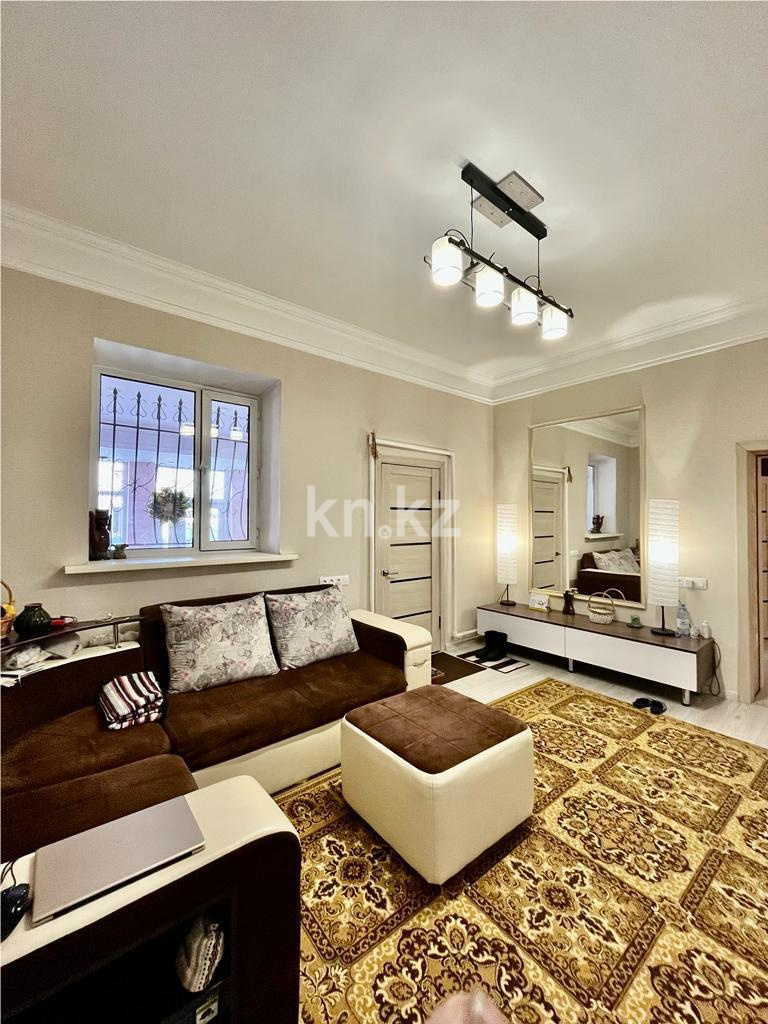 Продажа 5-комнатного дома, 210 м², ул. Мынбаева, дом  106 в Караганде