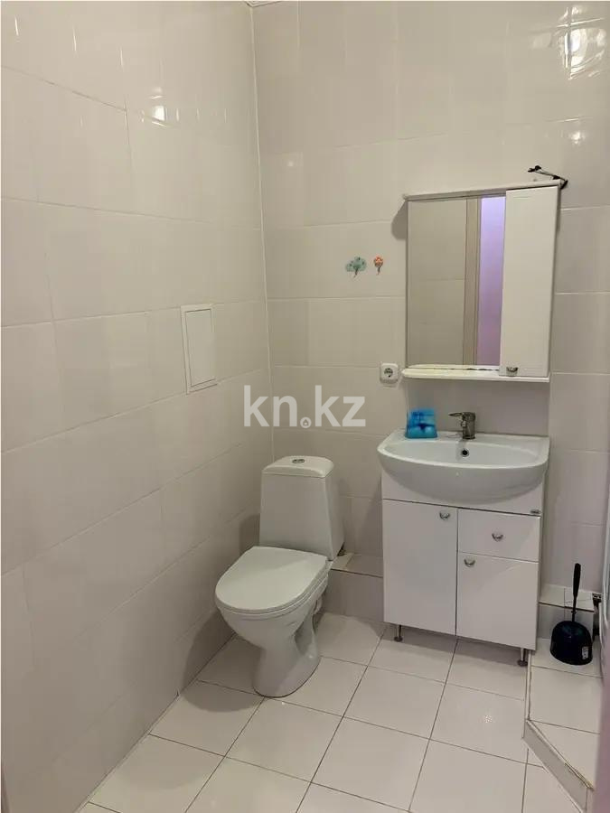 Продажа 1-комнатной квартиры, 41 м², ул. Аманжолова, дом  26/1 в Астане - фото 4