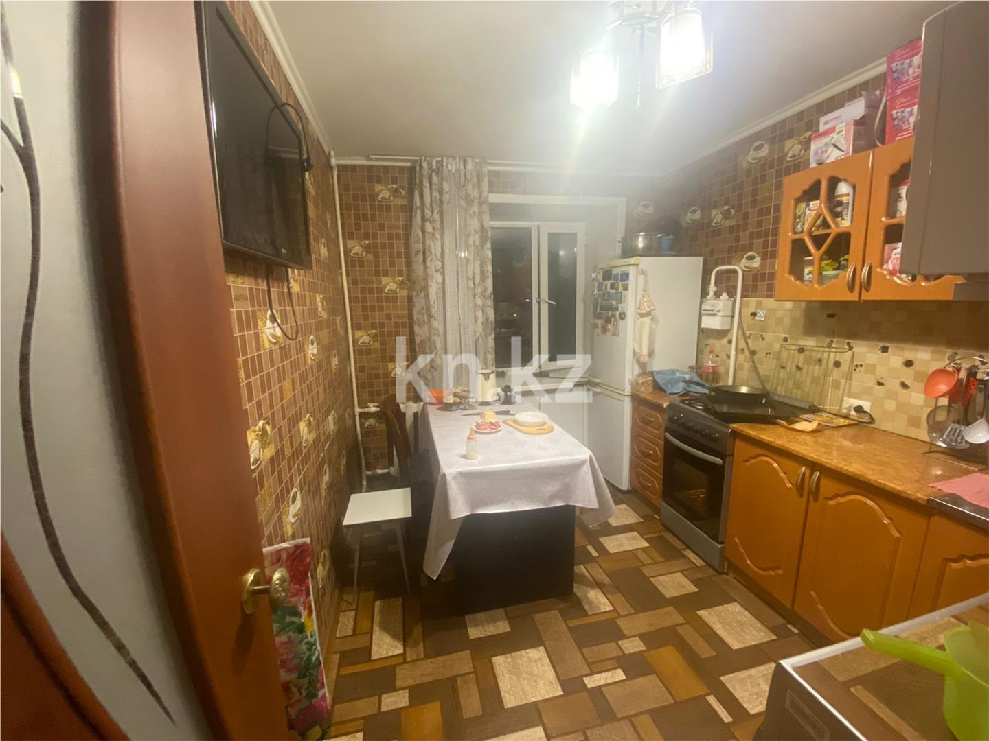 Продажа 3-комнатной квартиры, 63 м², ул. Муканова, дом  18 в Караганде - фото 8