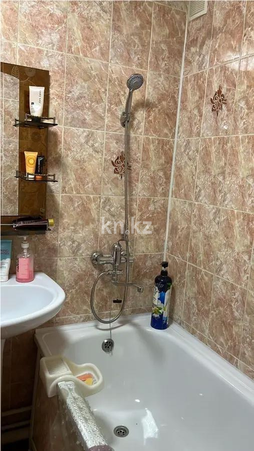 Продажа 2-комнатной квартиры, 47 м², 16 мкр., дом  49 в Караганде - фото 4