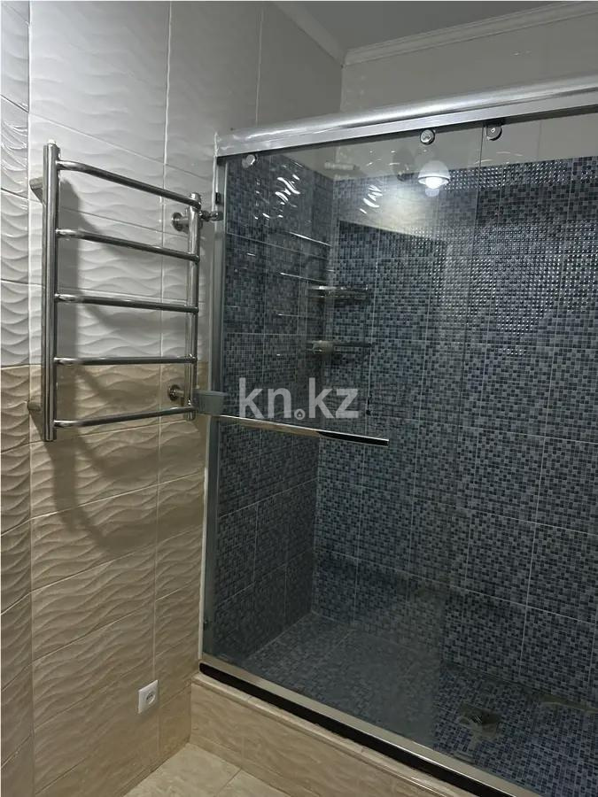 Продажа 2-комнатной квартиры, 69.3 м², ул. Жандосова, дом  184в/1 в Алматы - фото 4