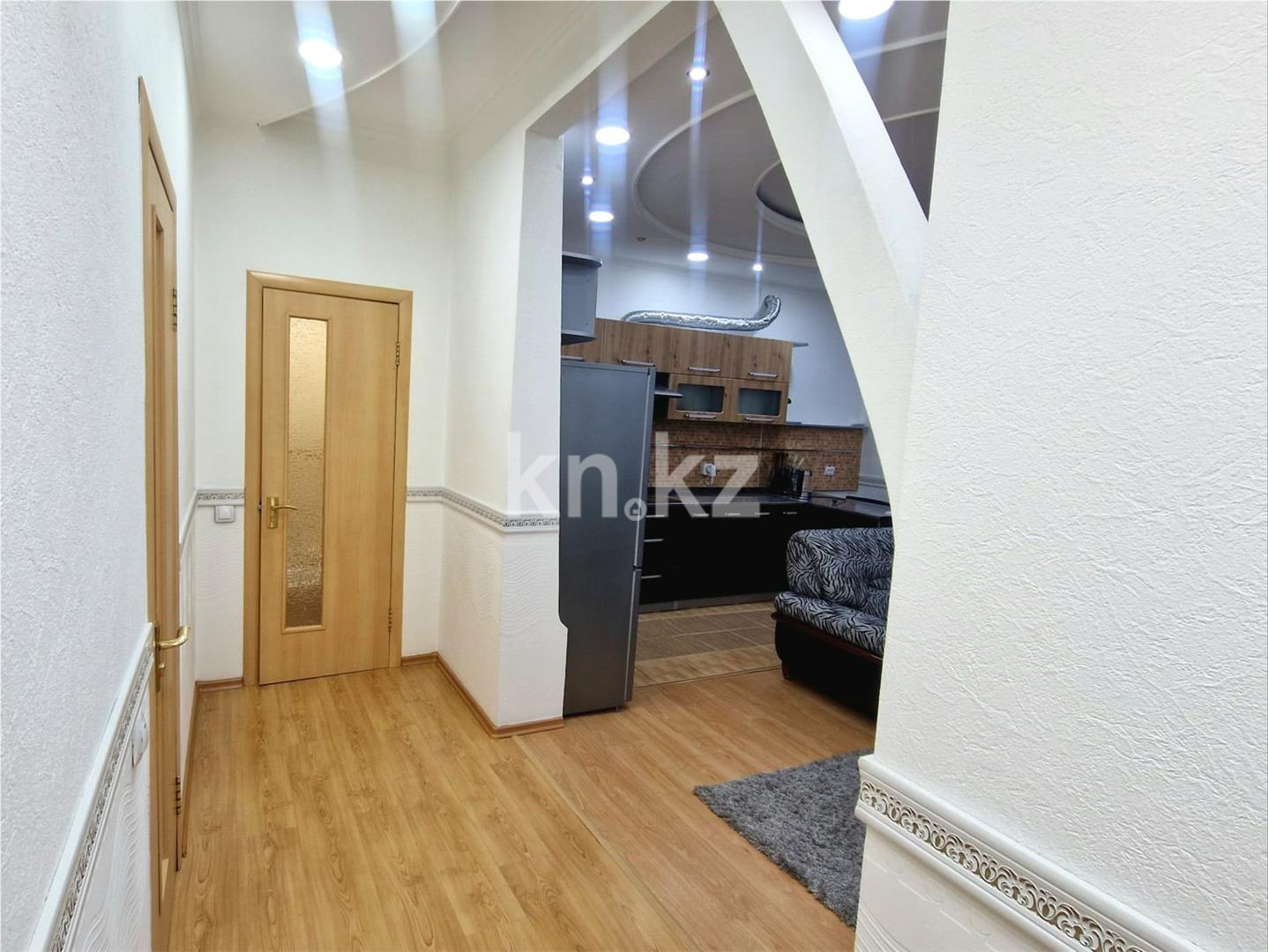 Продажа 2-комнатной квартиры, 55 м², пр. Бухар-жырау, дом  15 в Караганде - фото 8