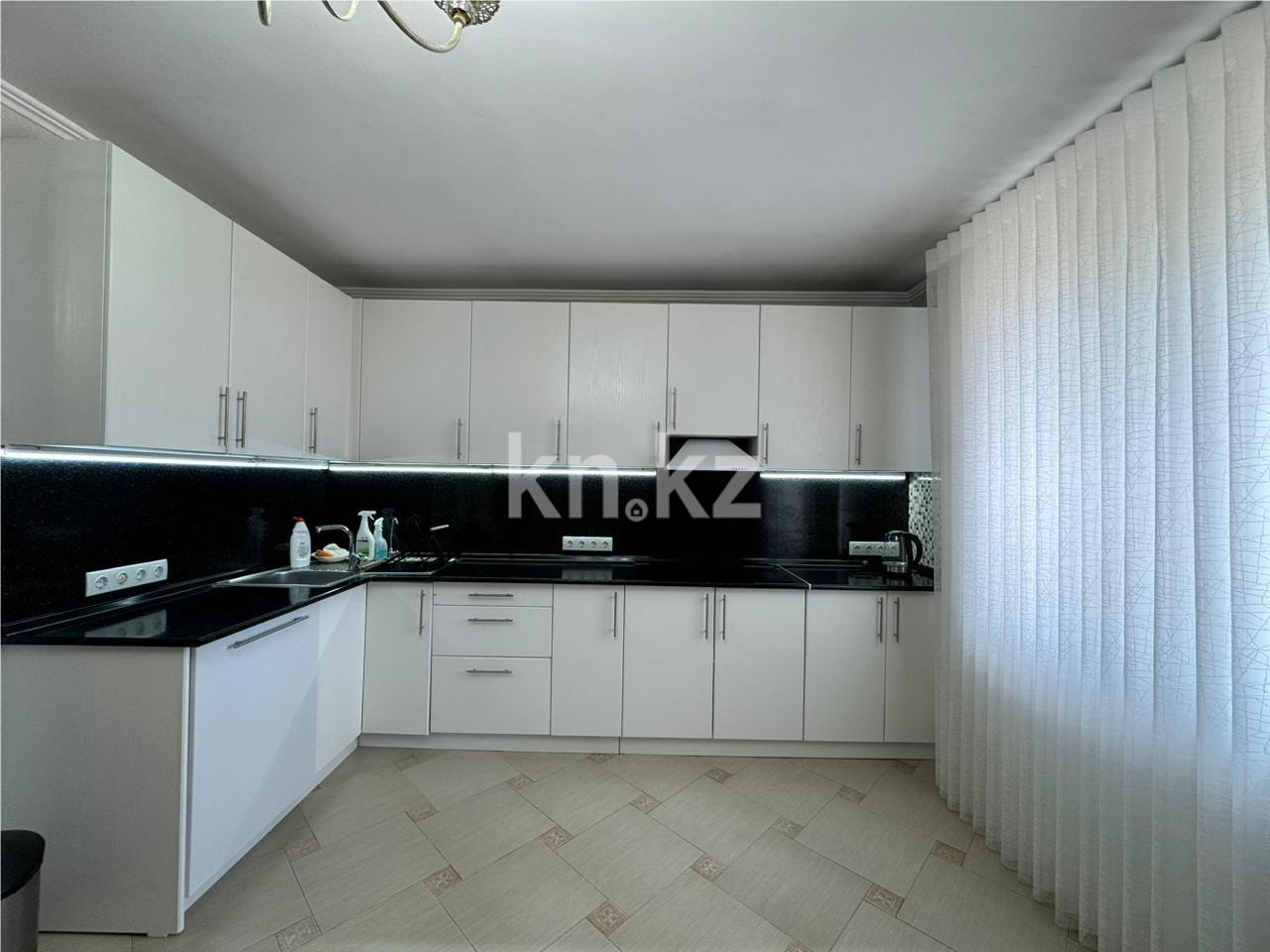 Продажа 5-комнатной квартиры, 160 м² в Караганде
