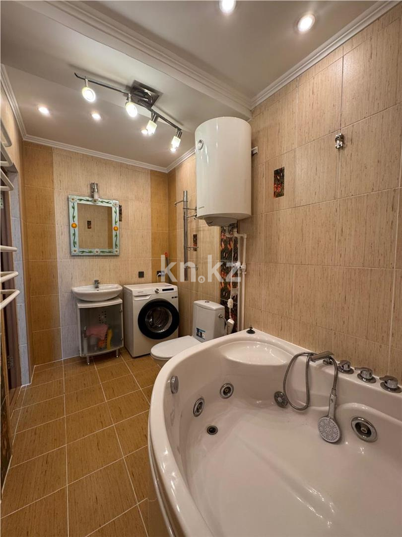 Продажа 4-комнатной квартиры, 102 м² в Караганде - фото 16