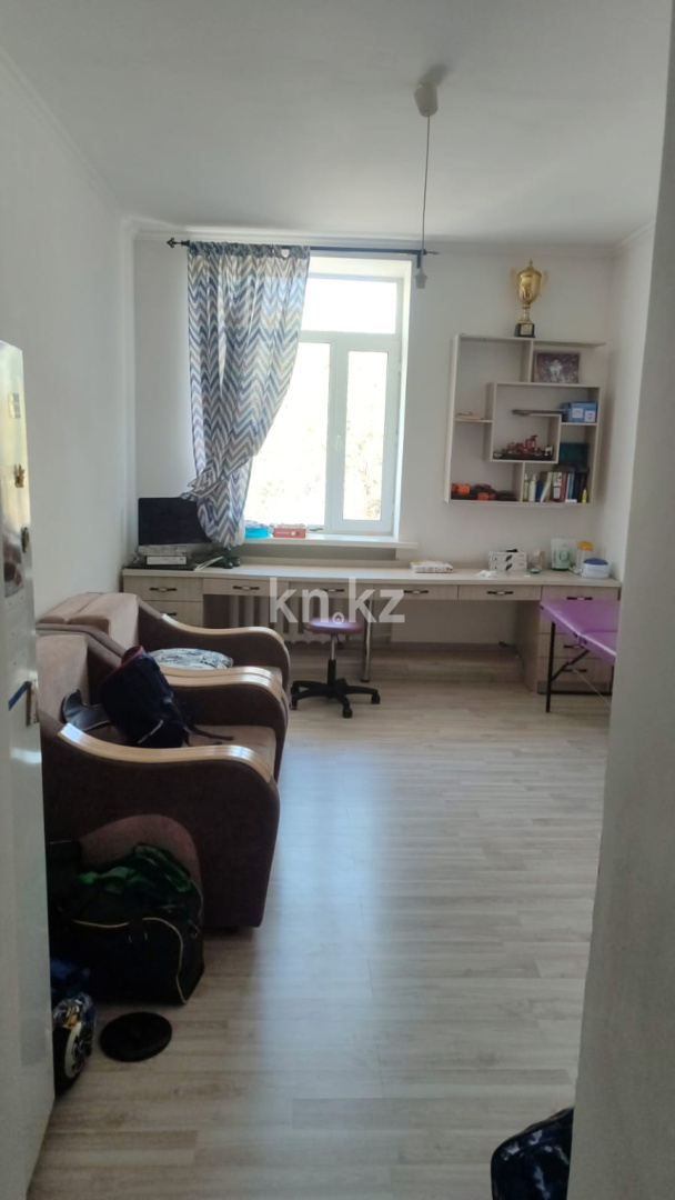 Продажа 3-комнатной квартиры, 86 м², ул. Абая, дом  2 в Караганде - фото 3