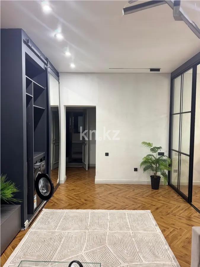 Продажа 2-комнатной квартиры, 95 м², мкр-н Самал-3, дом  15 в Алматы